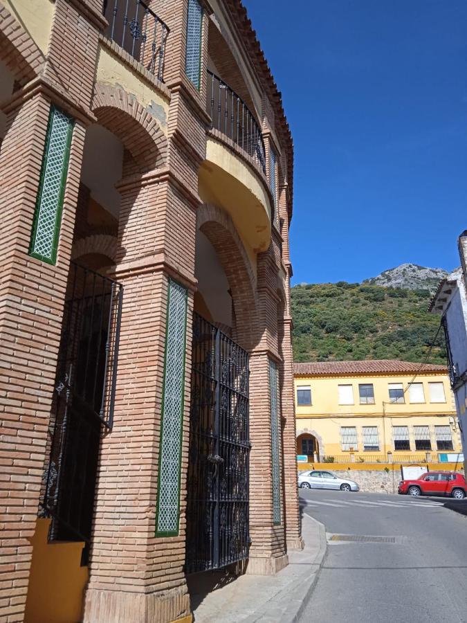 Pension La Sierra Cortes de la Frontera Exteriör bild
